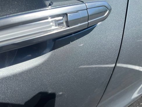 Used 2024 Cadillac XT4 Premium Luxury FWD image 7