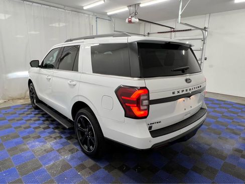 Used 2022 Ford Expedition Limited image 9