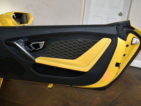 Used 2018 Lamborghini Huracan LP 580-2 image 45