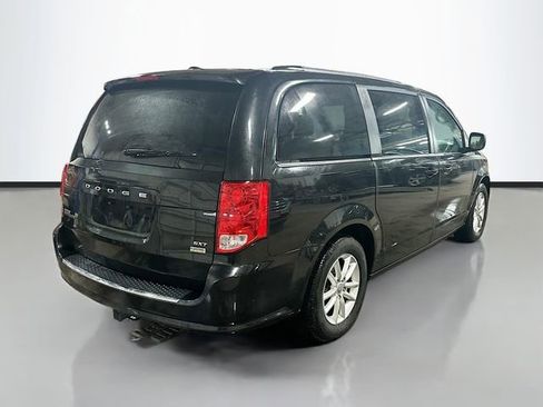 Used 2018 Dodge Grand Caravan SXT image 6