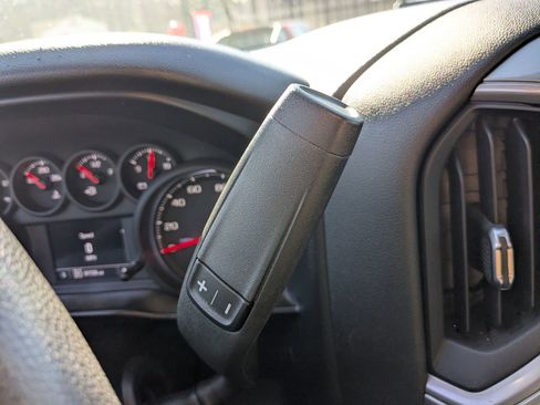 Used 2019 Chevrolet Silverado 1500 Custom Trail Boss w/ Custom Convenience Package image 17