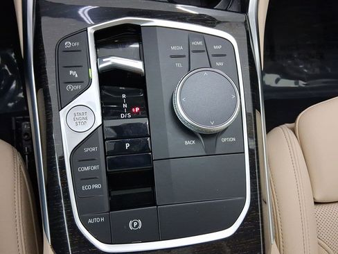 Used 2023 BMW 330i Sedan w/ Convenience Package image 16