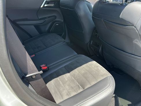 Used 2025 Mitsubishi Outlander SE AWD/4WD image 22