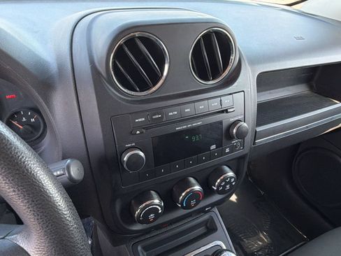 Used 2014 Jeep Patriot Sport AWD/4WD image 17