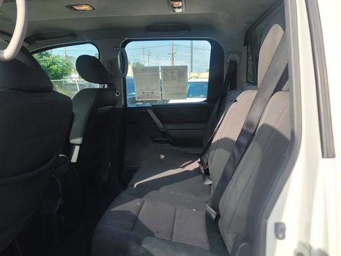 Used 2014 Nissan Titan 4x4 Crew Cab image 16