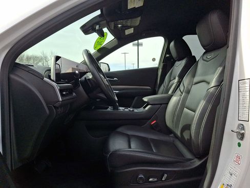 Used 2024 Cadillac XT4 Premium Luxury image 13