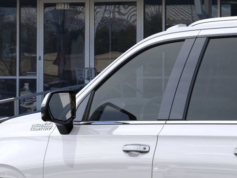 New 2025 Chevrolet Suburban High Country image 12