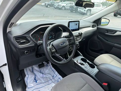 Certified 2022 Ford Escape SE w/ Cold Weather Package AWD/4WD image 10