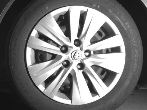 Used 2025 Nissan Sentra S FWD image 12