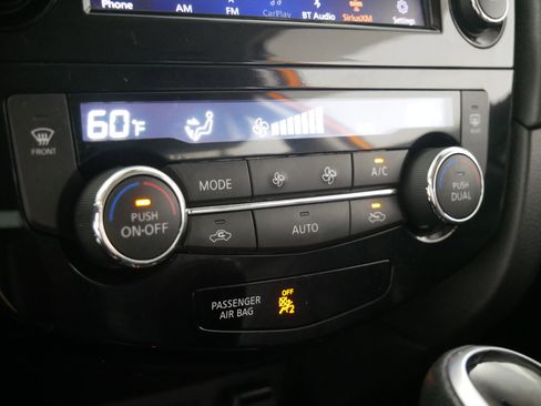 Used 2020 Nissan Rogue SV AWD/4WD image 23
