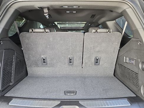 Used 2025 GMC Yukon AT4 Ultimate w/ LPO, Floor Liner Package image 28