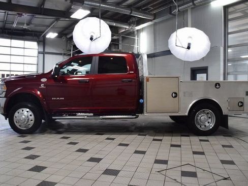Used 2024 RAM 4500 SLT w/ Quick Order Package 2YG SLT AWD/4WD image 3