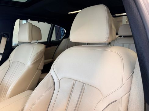Used 2019 BMW 530i w/ Premium Package image 22