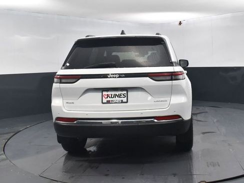 New 2025 Jeep Grand Cherokee Laredo w/ MOPAR Finishing Package image 8