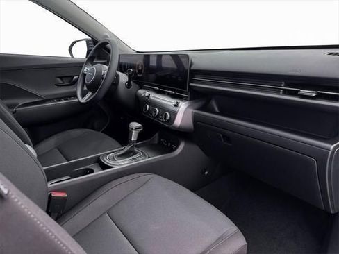 New 2026 Hyundai Kona SE image 15