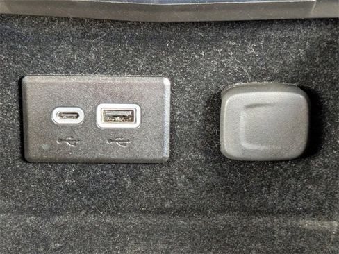 Used 2024 Cadillac XT4 Premium Luxury image 24