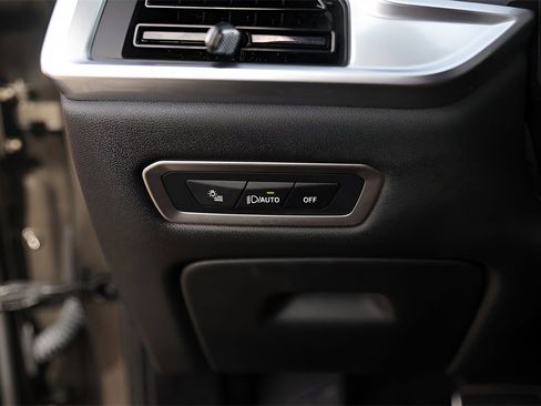 Used 2025 BMW X7 xDrive40i w/ Executive Package image 15