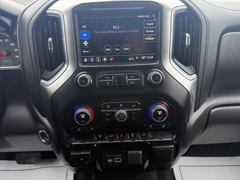 Used 2019 Chevrolet Silverado 1500 LT w/ All-Star Edition image 11