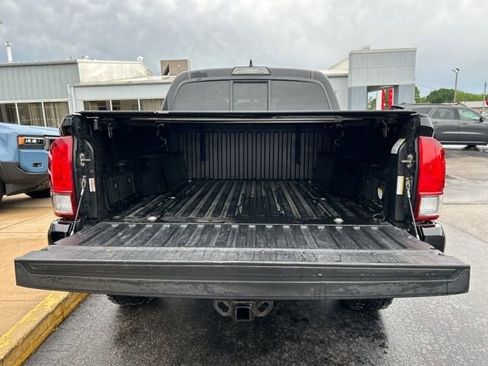 Used 2016 Toyota Tacoma TRD Sport w/ Towing Package AWD/4WD image 9