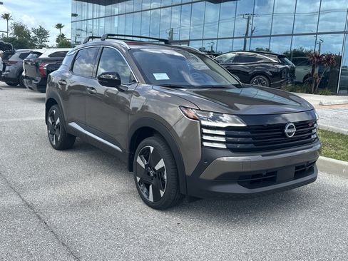 New 2026 Nissan Kicks SR FWD image 5