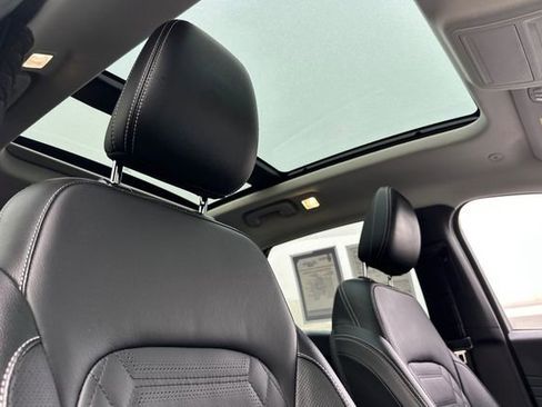 Used 2023 Ford Escape SE w/ PHEV Premium Package image 15