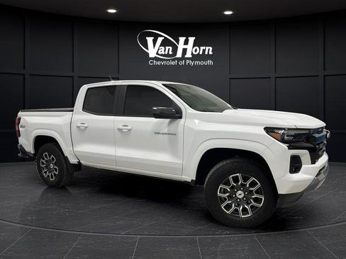 Used 2025 Chevrolet Colorado Z71 AWD/4WD image 1