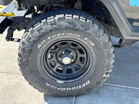Used 1990 Jeep Wrangler S AWD/4WD image 10