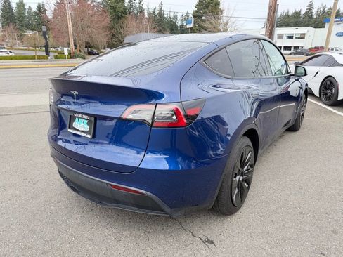 Used 2021 Tesla Model Y Long Range image 8