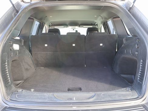 Used 2019 Jeep Grand Cherokee Laredo image 14