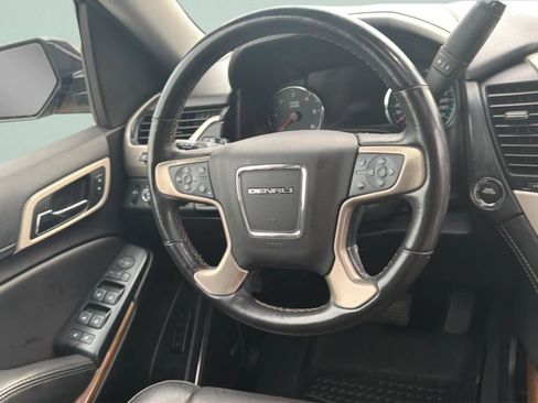 Used 2019 GMC Yukon XL Denali AWD/4WD image 13