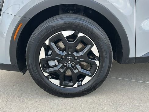 Used 2024 Kia Sorento S FWD image 6