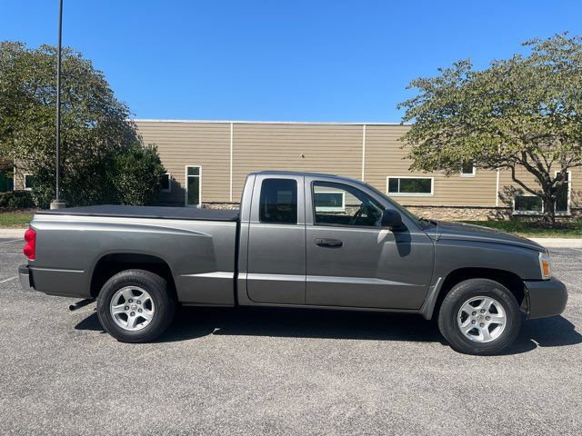 Used 2006 Dodge Dakota SLT w/ Trailer Tow Group RWD image 2