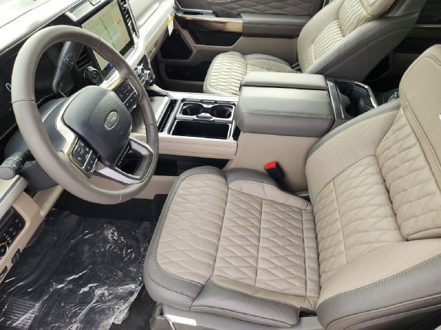 New 2027 Ford F450 Platinum w/ Platinum Plus Package AWD/4WD image 13