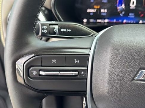 Used 2025 Chevrolet Colorado ZR2 w/ Midnight Edition image 19