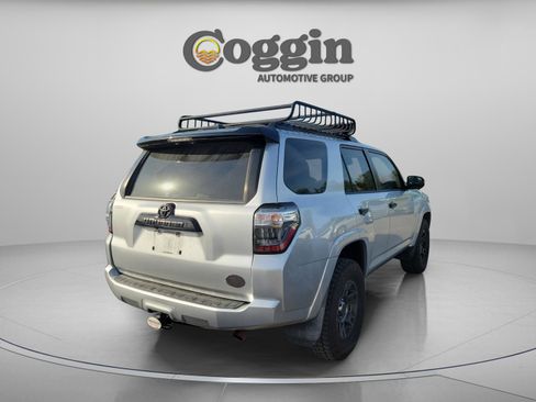 Used 2020 Toyota 4Runner Venture AWD/4WD image 5