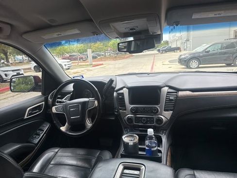 Used 2018 GMC Yukon XL Denali image 32