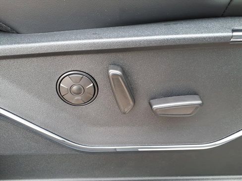 New 2026 Ford F250 Platinum w/ FX4 Off-Road Package image 14