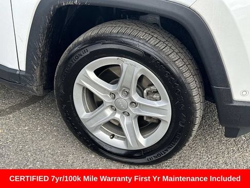 Used 2023 Jeep Compass Latitude w/ Sun and Sound Group AWD/4WD image 8