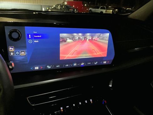 Certified 2025 Chevrolet Traverse LT image 19