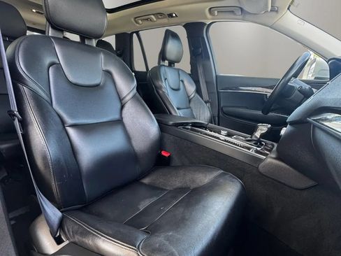 Used 2018 Volvo XC90 T5 Momentum w/ Convenience Package FWD image 13