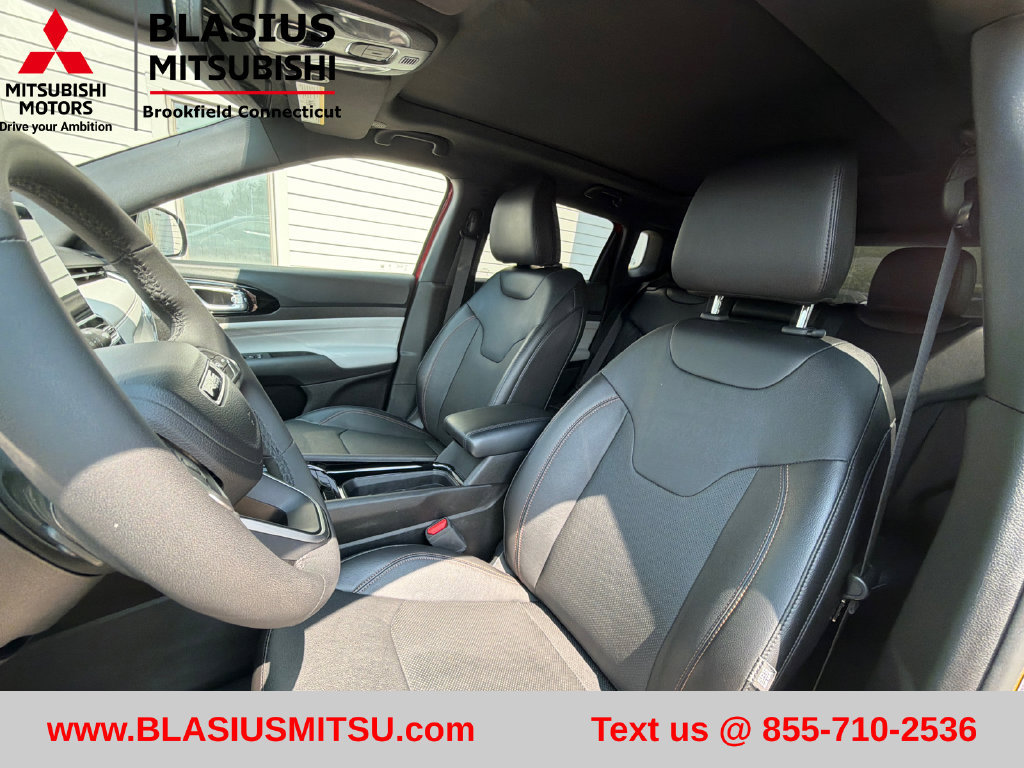 Used 2023 Jeep Compass Limited w/ Sun and Sound Group AWD/4WD image 17