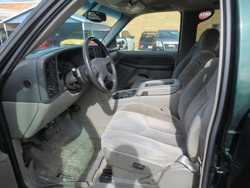 Used 2003 Chevrolet Suburban LS w/ LS Preferred Equipment Group image 13