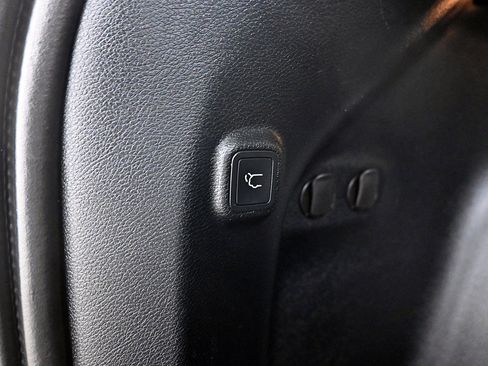 Used 2020 Jeep Cherokee Limited image 34