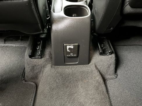 Used 2019 Chevrolet Trax LT w/ Sun & Sound Package AWD/4WD image 13