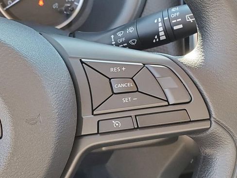 Certified 2025 Nissan Kicks Play S image 21