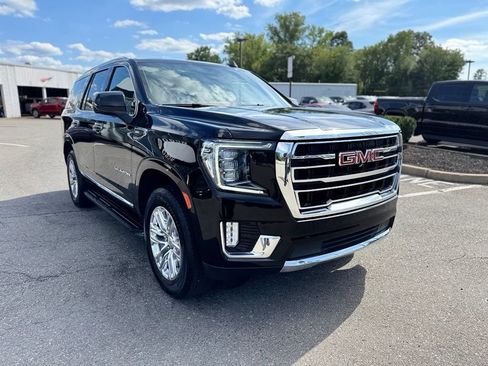 Used 2024 GMC Yukon SLT w/ SLT Luxury Package AWD/4WD image 9