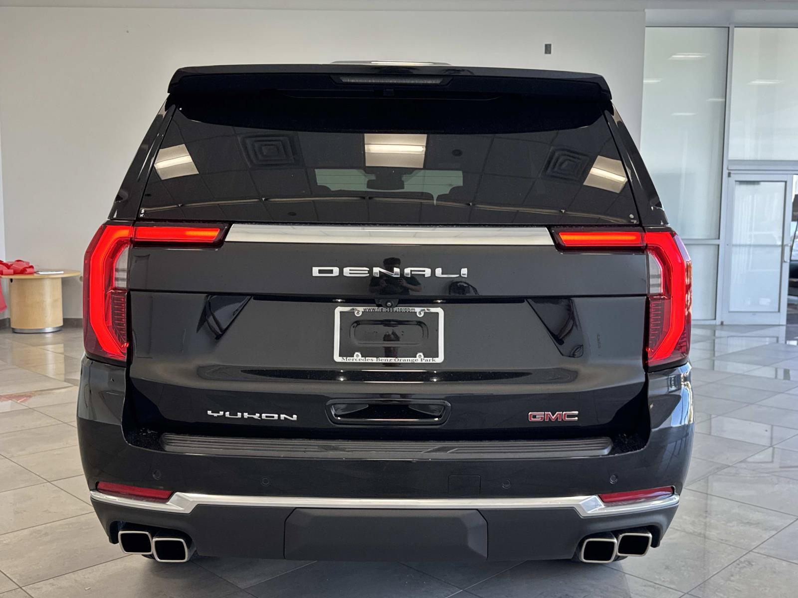 Used 2025 GMC Yukon Denali RWD image 34