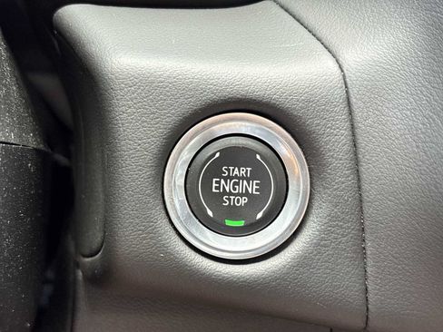 Used 2024 Chevrolet Suburban Z71 AWD/4WD image 16