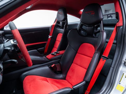Used 2018 Porsche 911 GT2 RS w/ Weissach Package RWD image 32