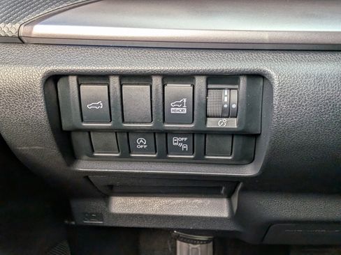 Used 2019 Subaru Forester Premium image 18